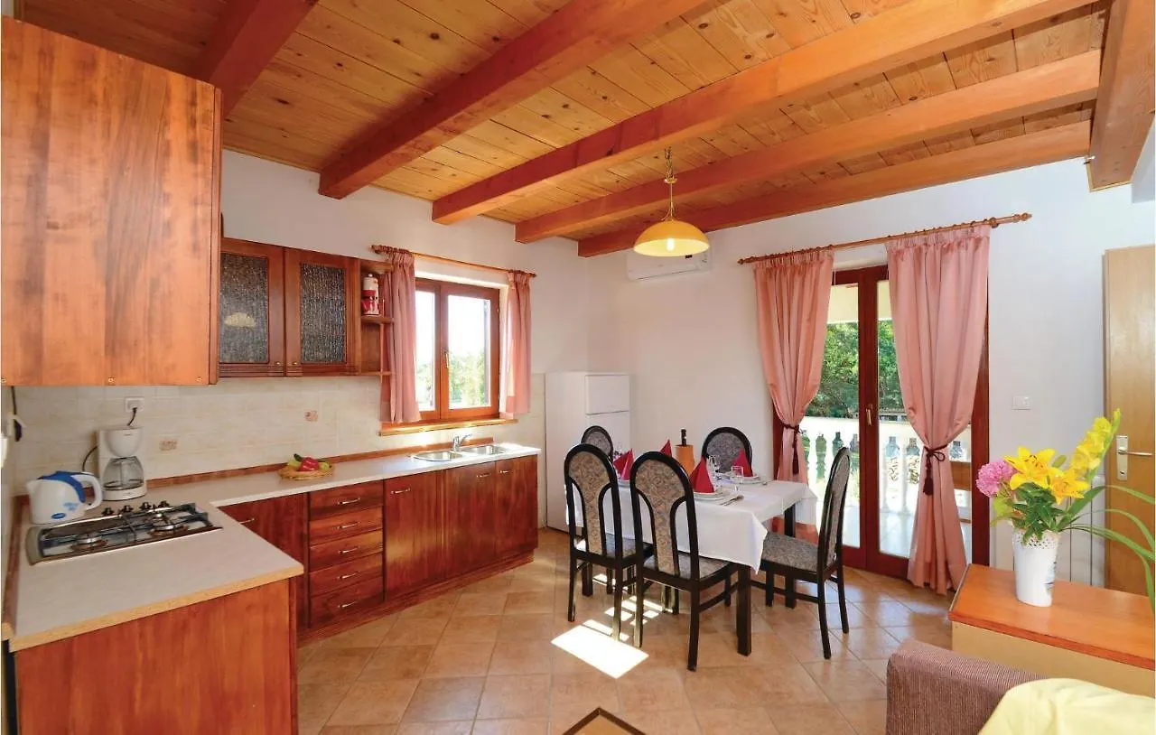Vikendica 4 Bedroom Cozy Home In Jakacici