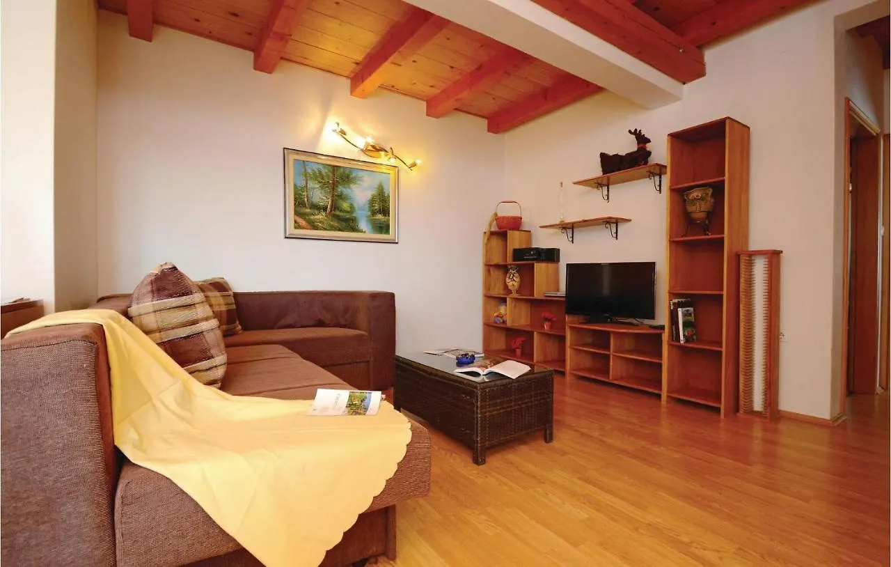 4 Bedroom Cozy Home In Jakacici Croatia