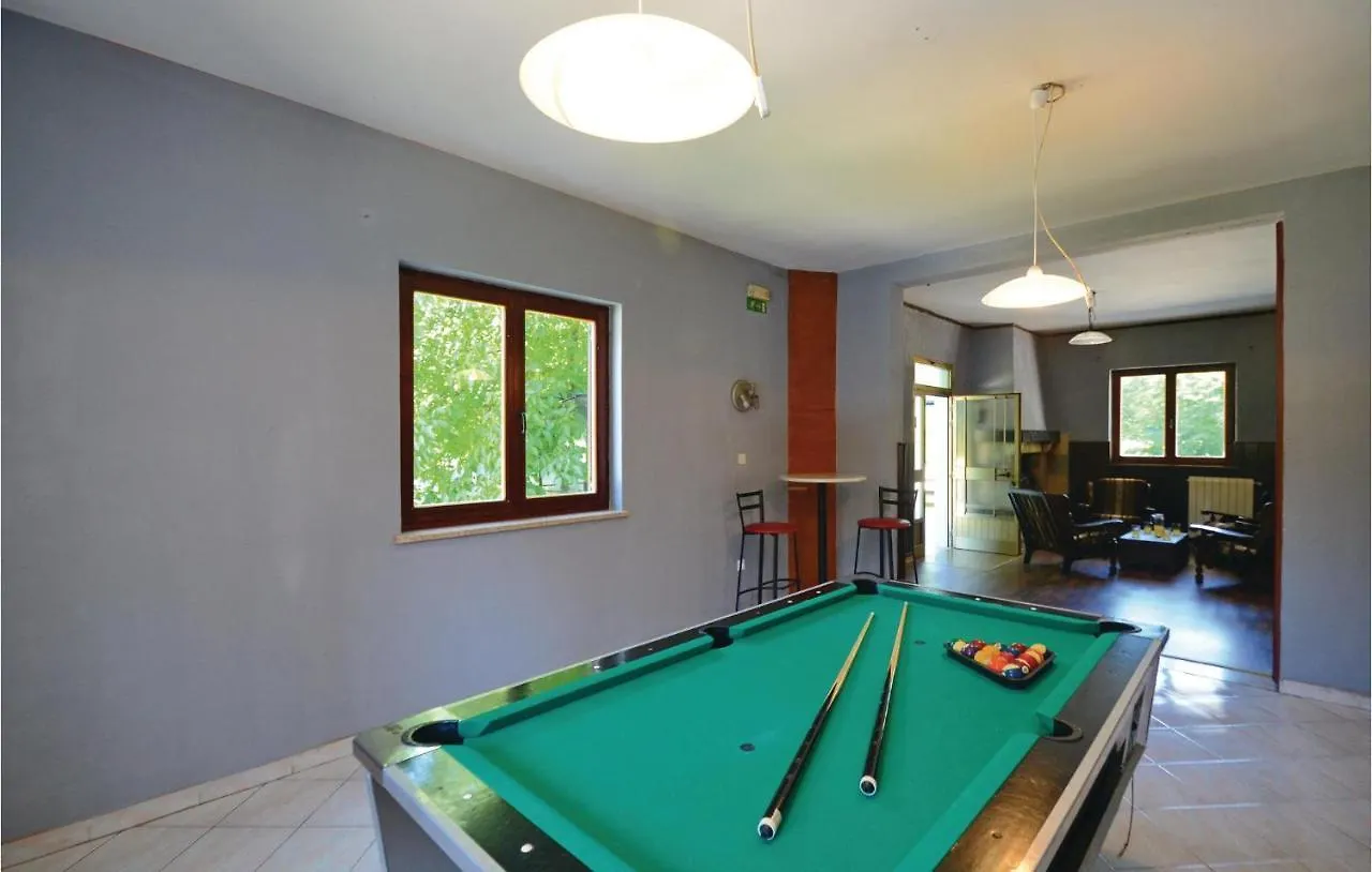4 Bedroom Cozy Home In Jakacici Vikendica Batlug